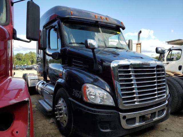  Salvage Freightliner Cascadia 1