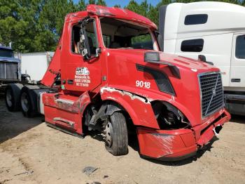  Salvage Volvo Vnl