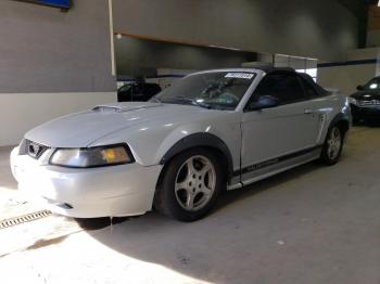  Salvage Ford Mustang