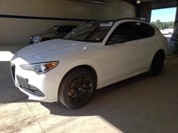  Salvage Alfa Romeo Stelvio