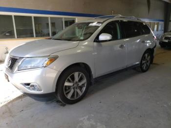  Salvage Nissan Pathfinder