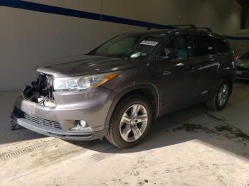  Salvage Toyota Highlander