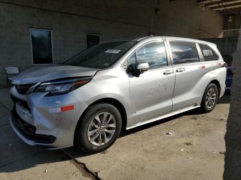  Salvage Toyota Sienna