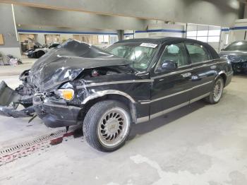  Salvage Lincoln Towncar