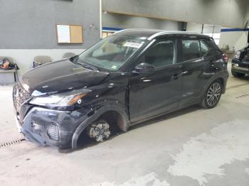  Salvage Nissan Kicks