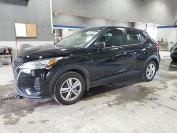  Salvage Nissan Kicks