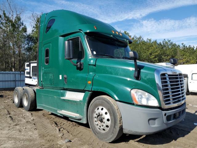  Salvage Freightliner Cascadia 1