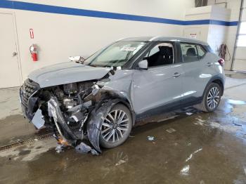  Salvage Nissan Kicks