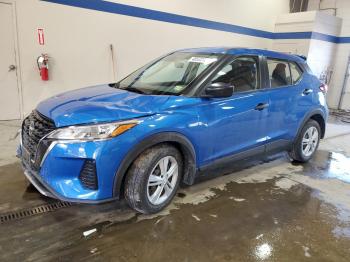  Salvage Nissan Kicks