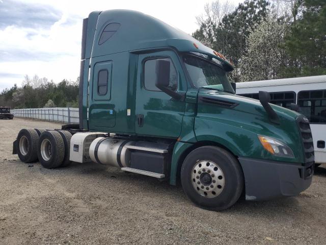  Salvage Freightliner Cascadia 1