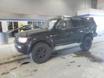  Salvage Toyota Hilux