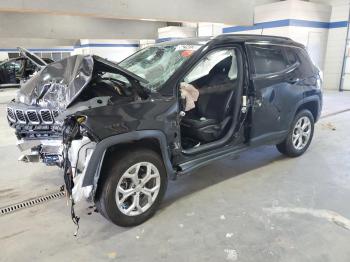  Salvage Jeep Compass