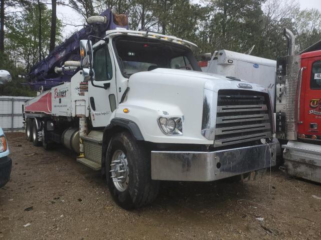  Salvage Freightliner 114sd