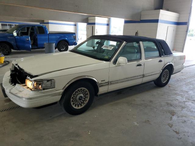 Salvage Lincoln Towncar