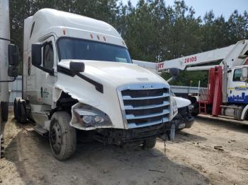  Salvage Freightliner Cascadia 1