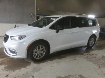  Salvage Chrysler Pacifica