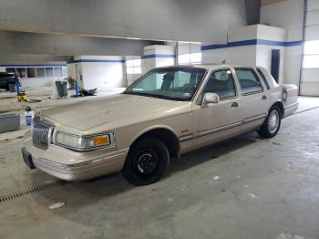  Salvage Lincoln Towncar