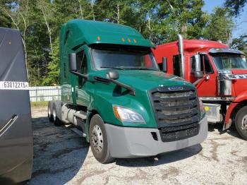  Salvage Freightliner Cascadia 1
