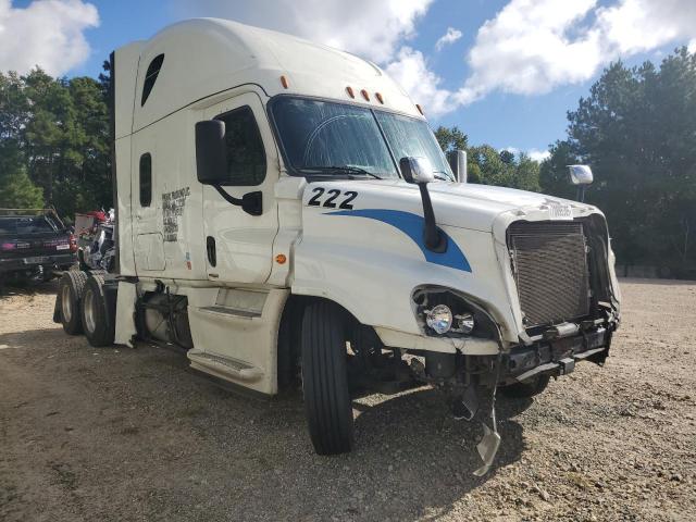  Salvage Freightliner Cascadia 1
