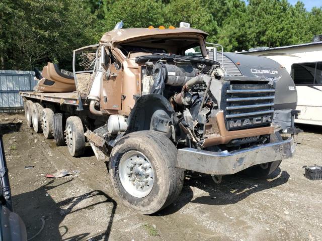  Salvage Mack 700 Cv700