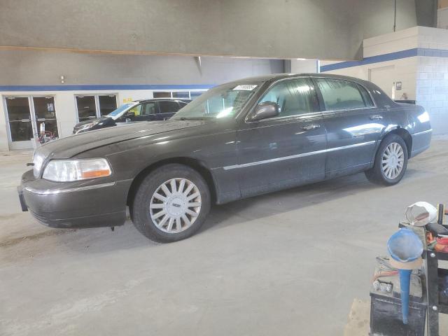  Salvage Lincoln Towncar