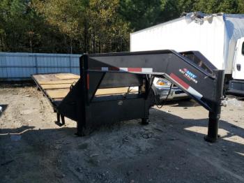  Salvage Utim Trailer