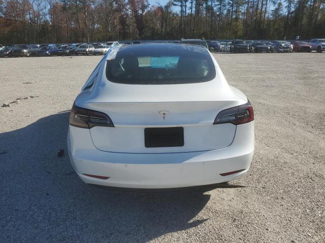 Tesla Model 3 Image 5