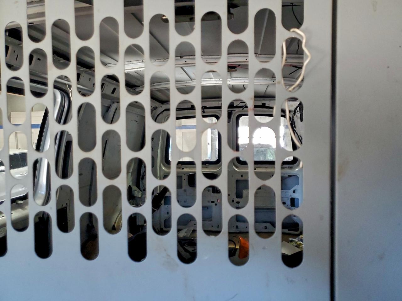 Chevrolet Express Image 3