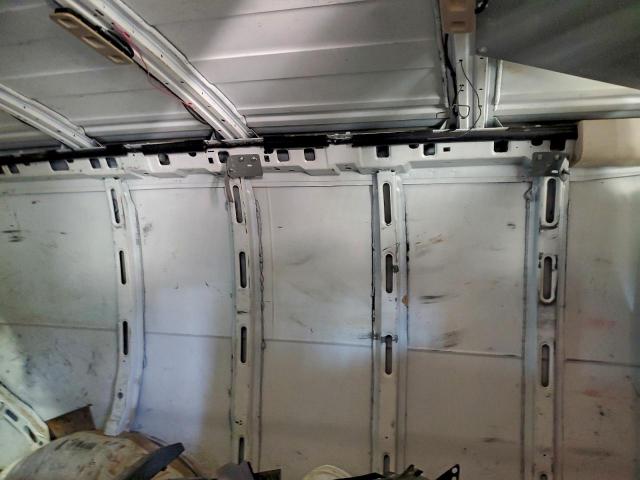 Chevrolet Express Image 5