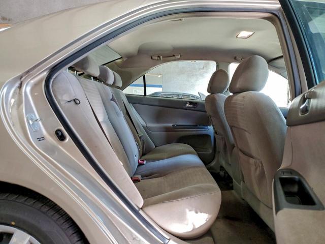 Toyota Camry Le Image 6