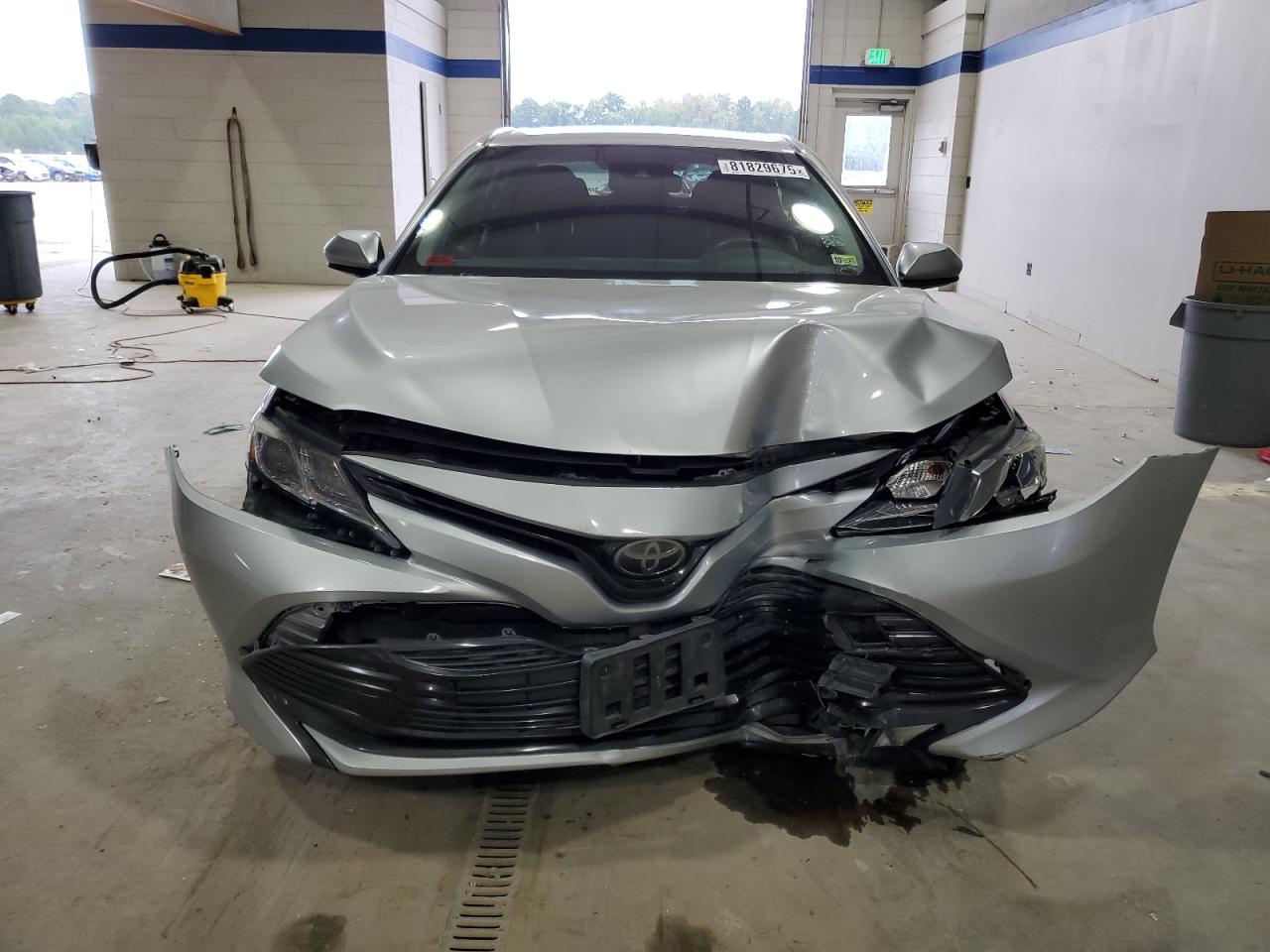 Toyota Camry L Image 5