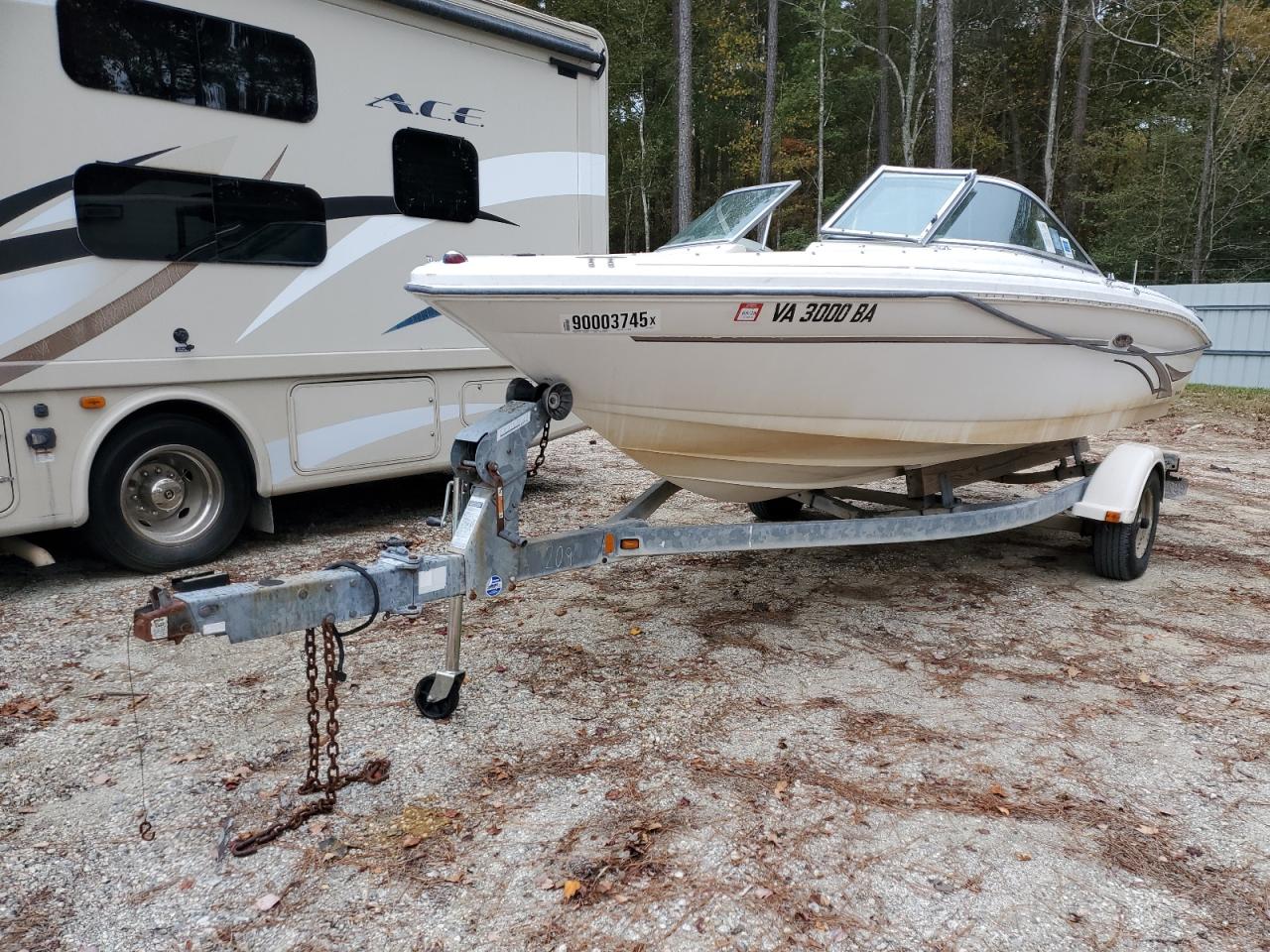 Sea Ray Boat Image 2