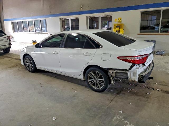 Toyota Camry Le Image 3