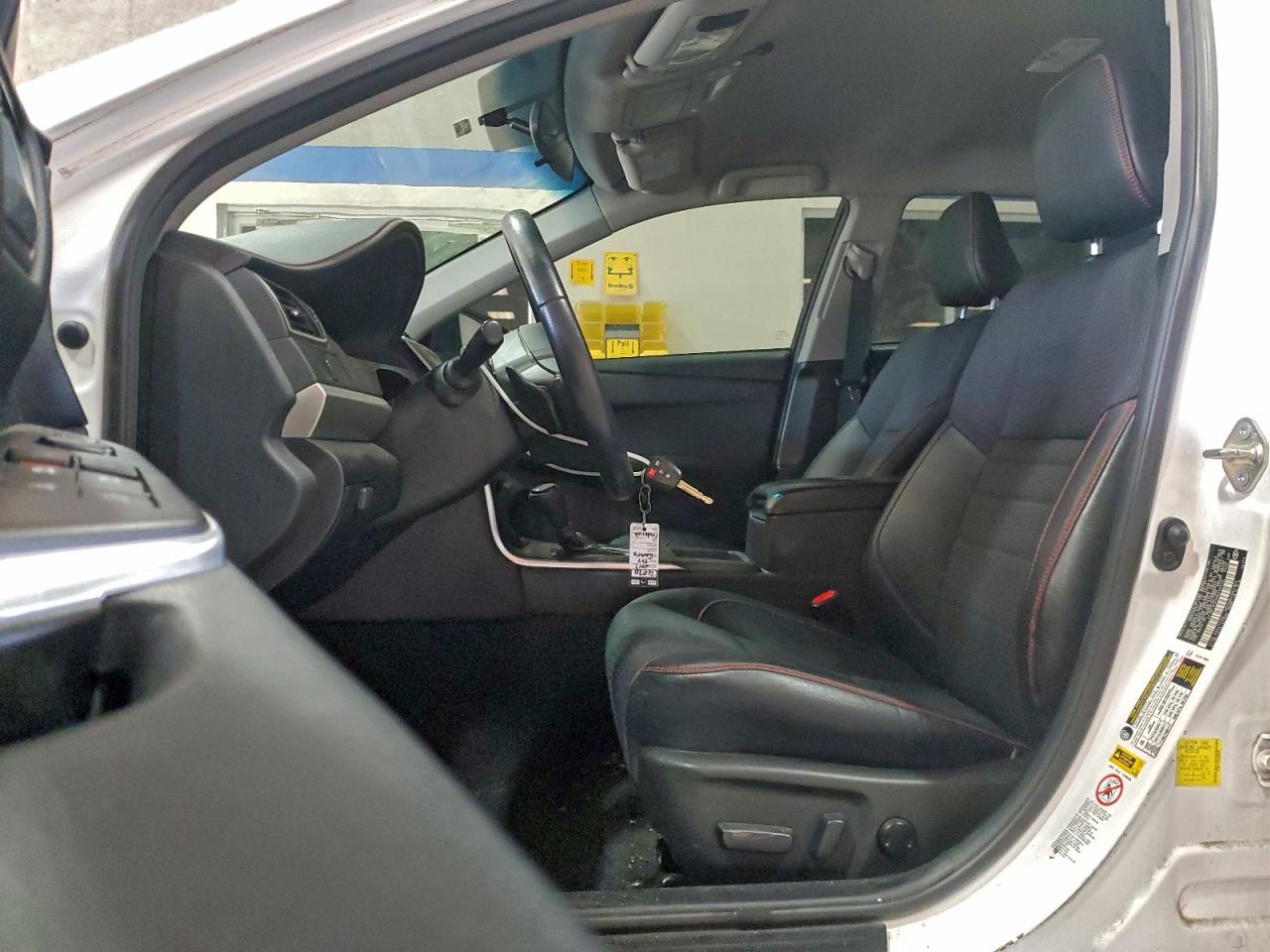 Toyota Camry Le Image 7