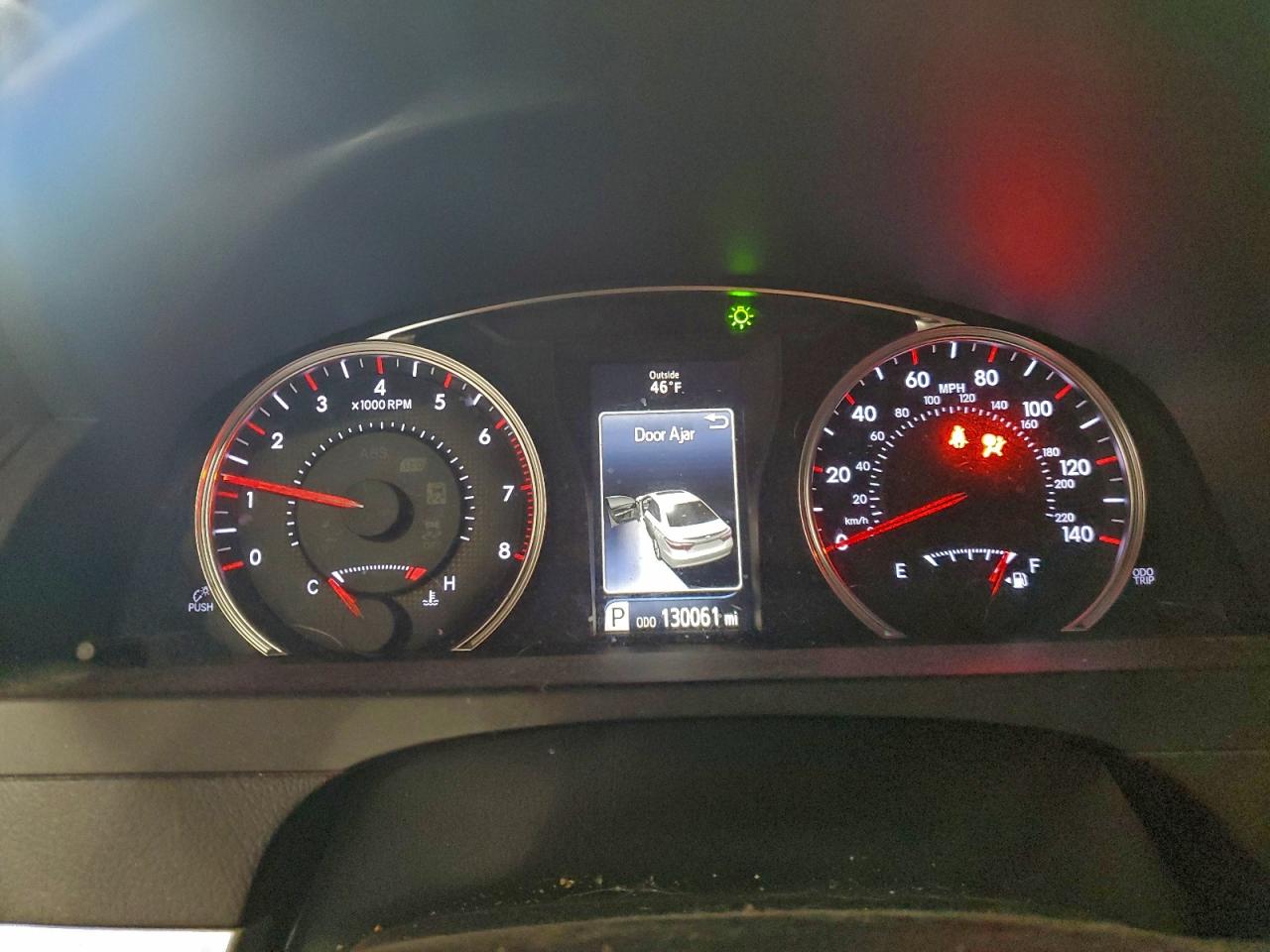 Toyota Camry Le Image 8