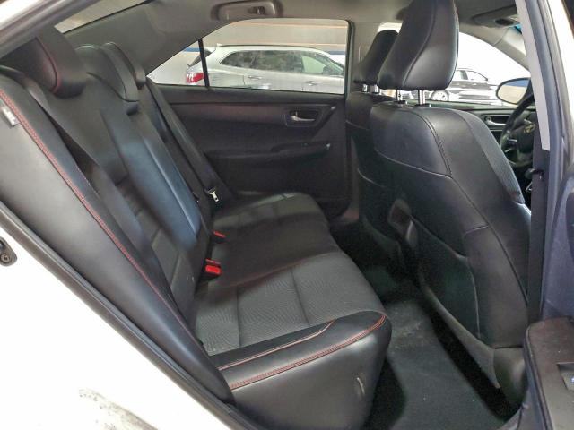 Toyota Camry Le Image 9