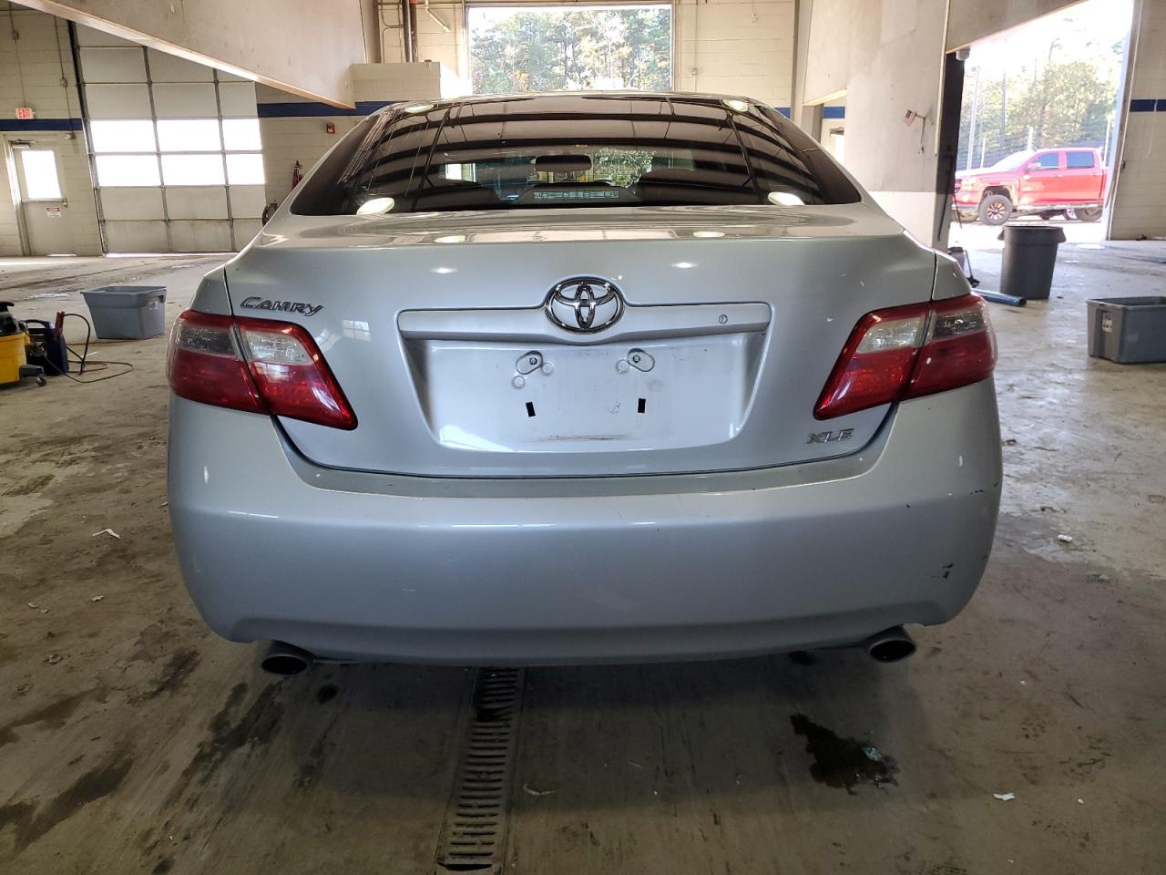 Toyota Camry Se Image 4