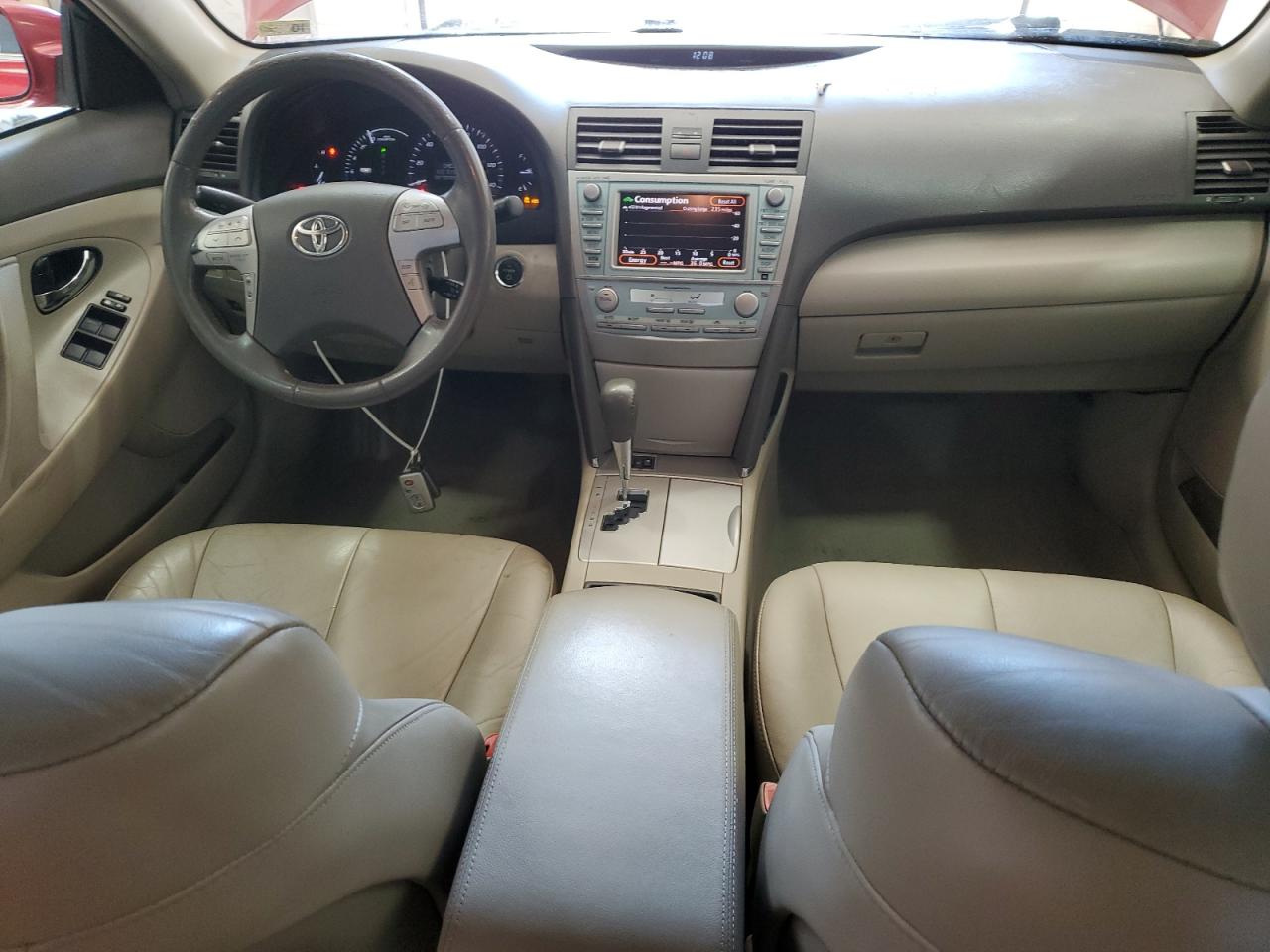 Toyota Camry Hybrid Image 10