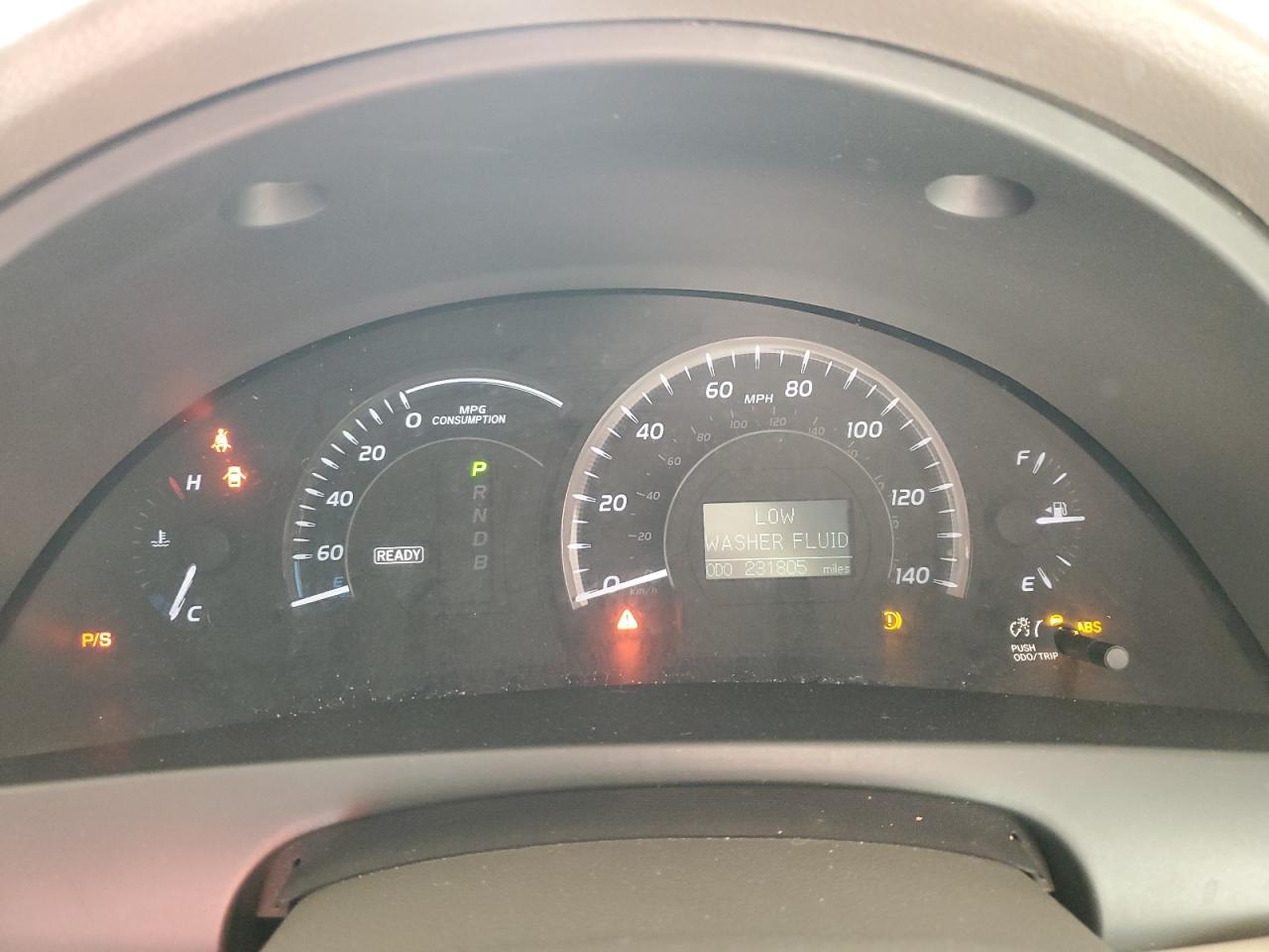 Toyota Camry Hybrid Image 3