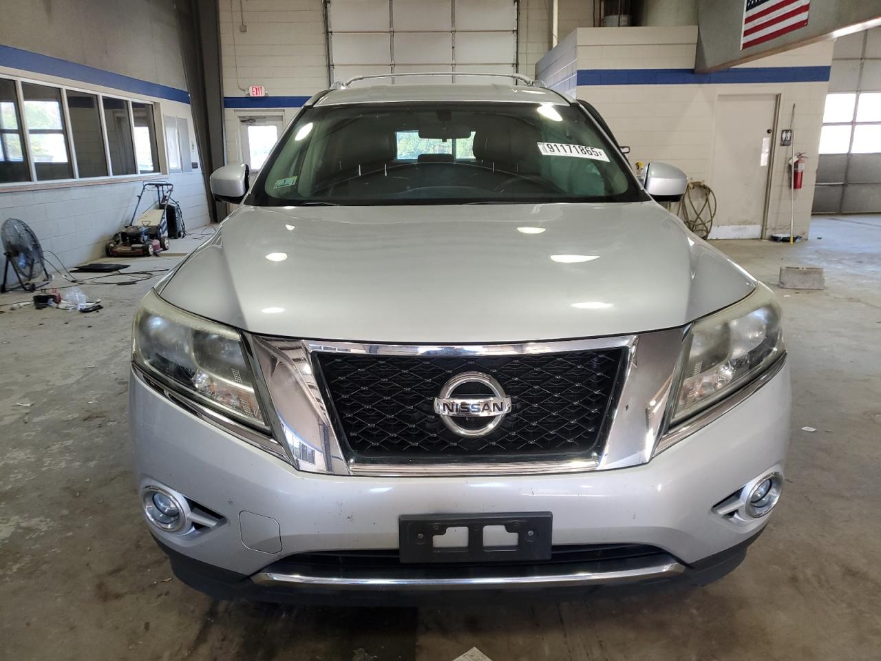 Nissan Pathfinder S Image 4