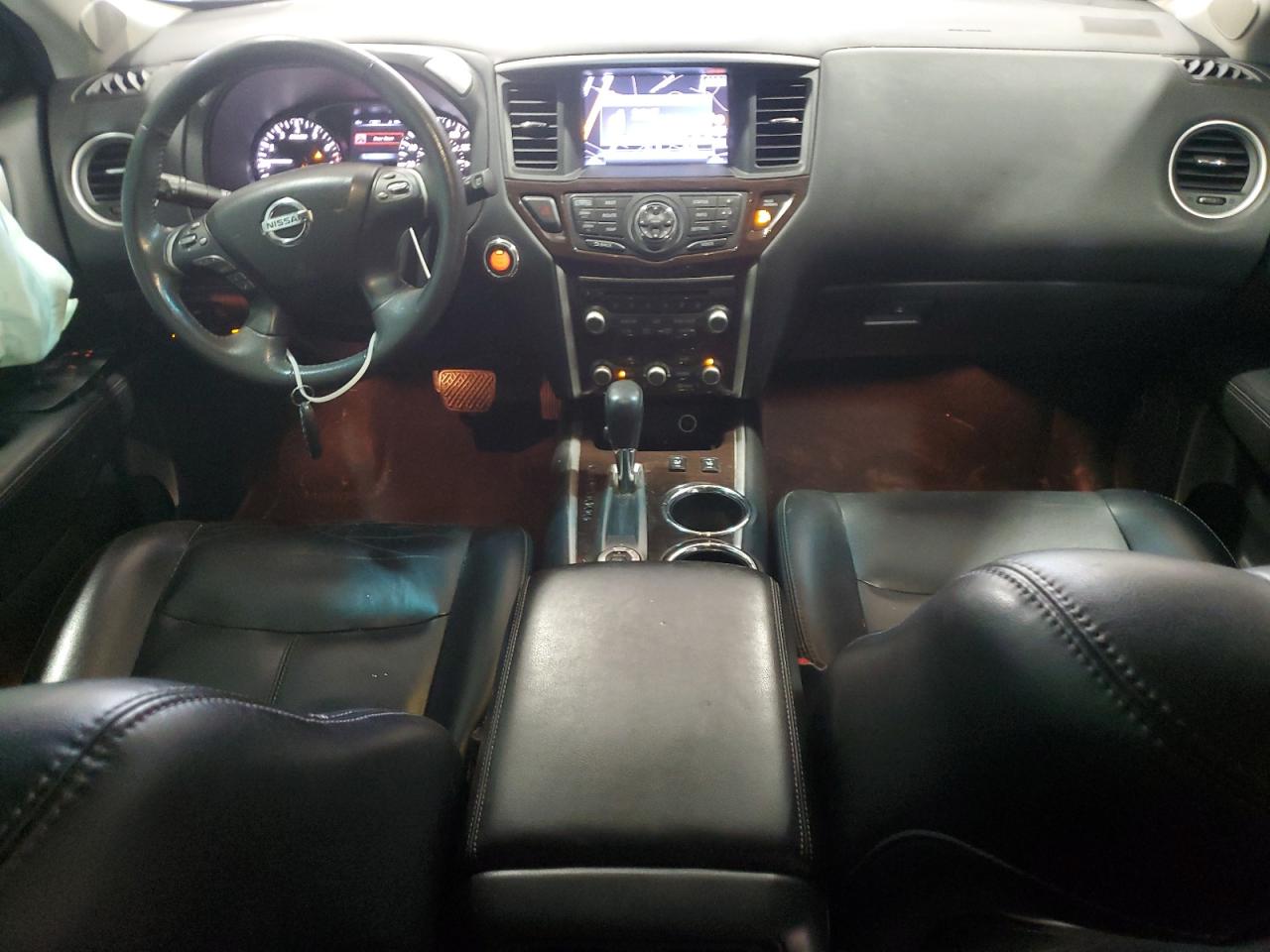 Nissan Pathfinder S Image 12
