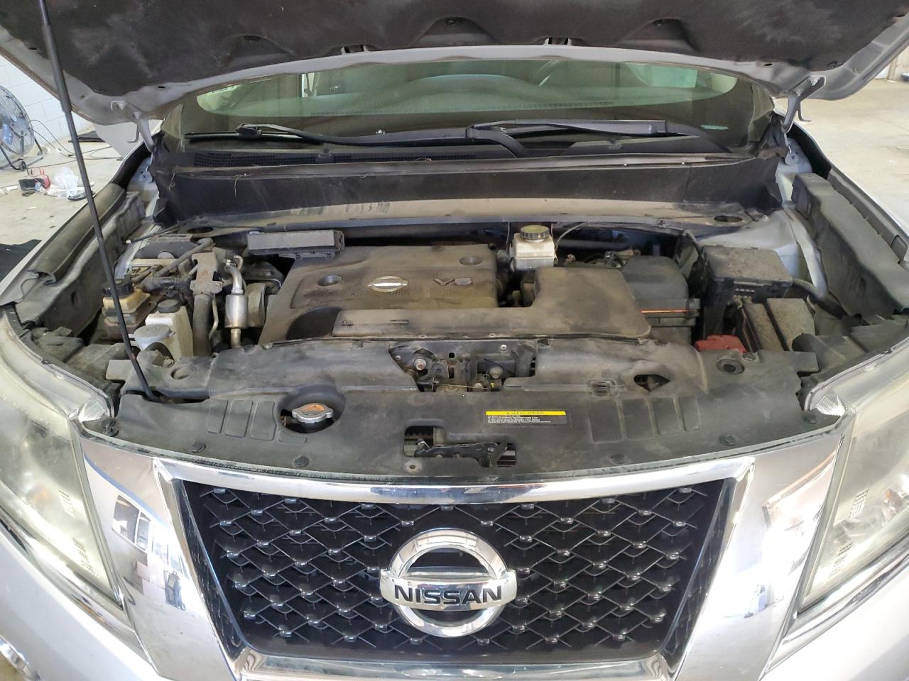Nissan Pathfinder S Image 5