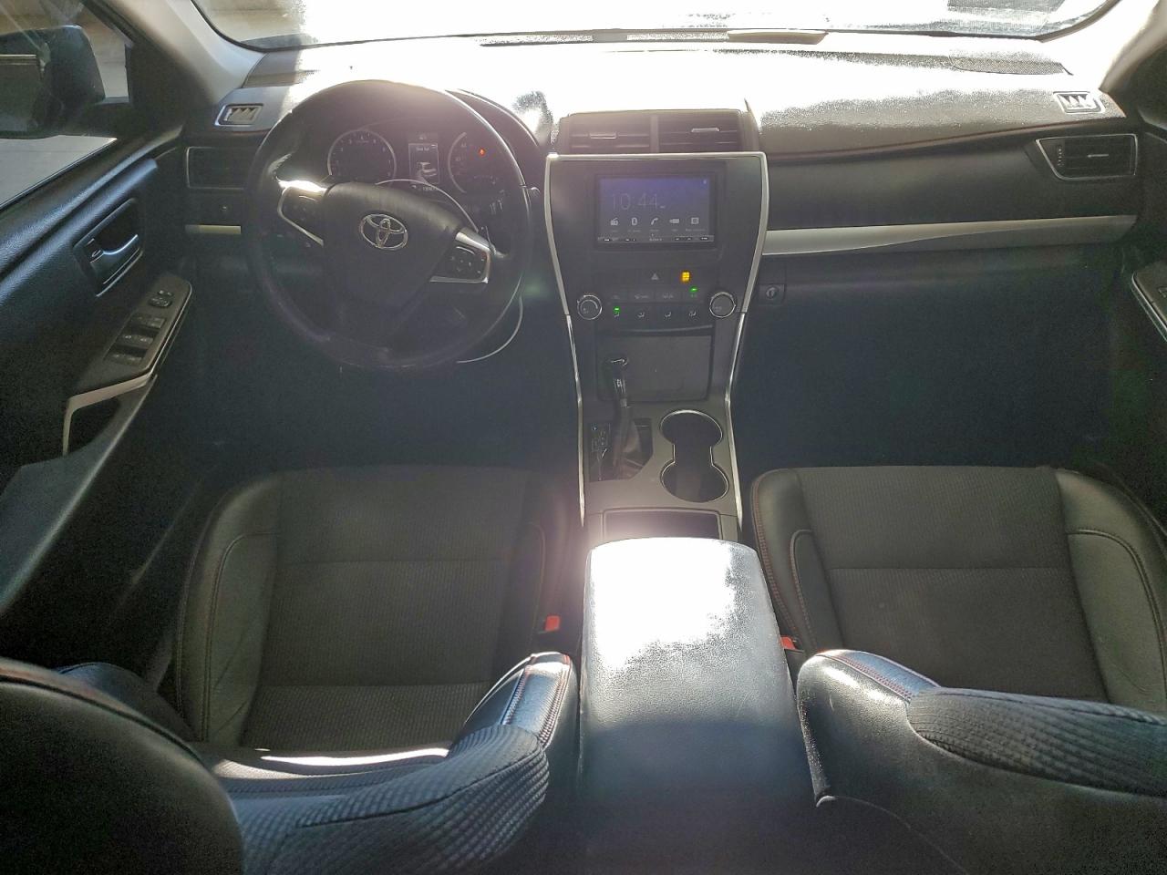 Toyota Camry Le Image 12
