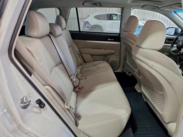 Subaru Outback 2.5i Premium Image 12