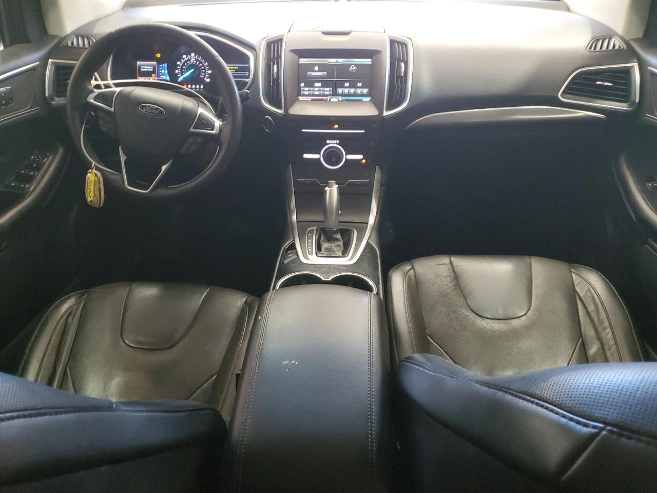 Ford Edge Titanium Image 10