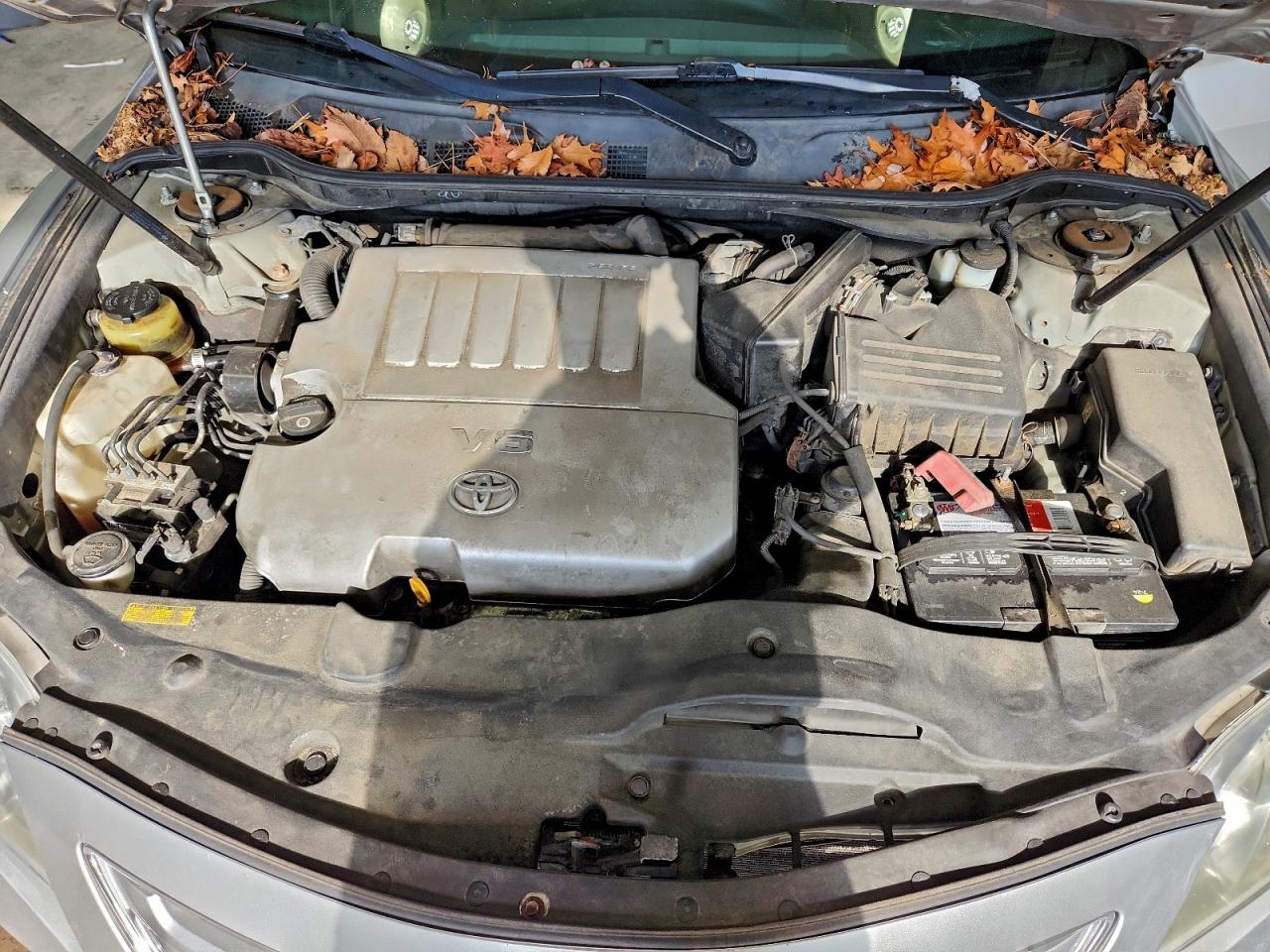 Toyota Camry Le Image 3