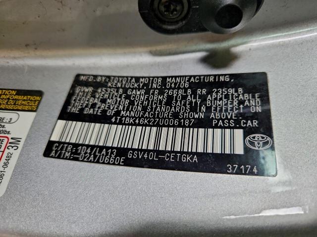 Toyota Camry Le Image 6