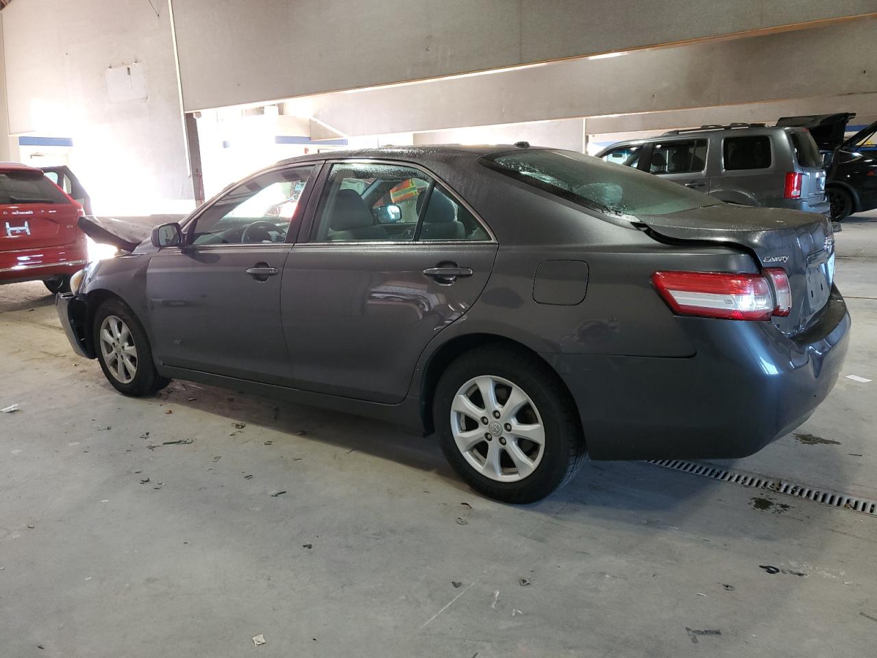 Toyota Camry Base Image 2