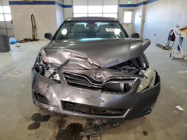 Toyota Camry Base Image 4