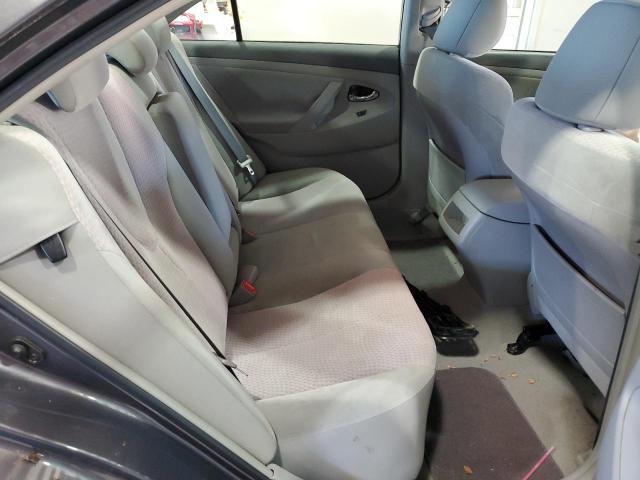 Toyota Camry Base Image 7